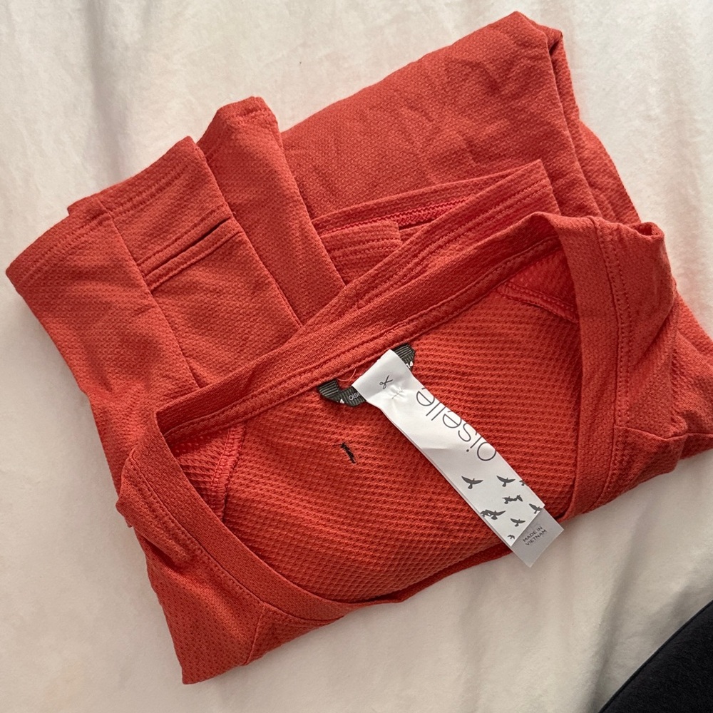 Oiselle Flyout Long Sleeve in Garnet Rosebud